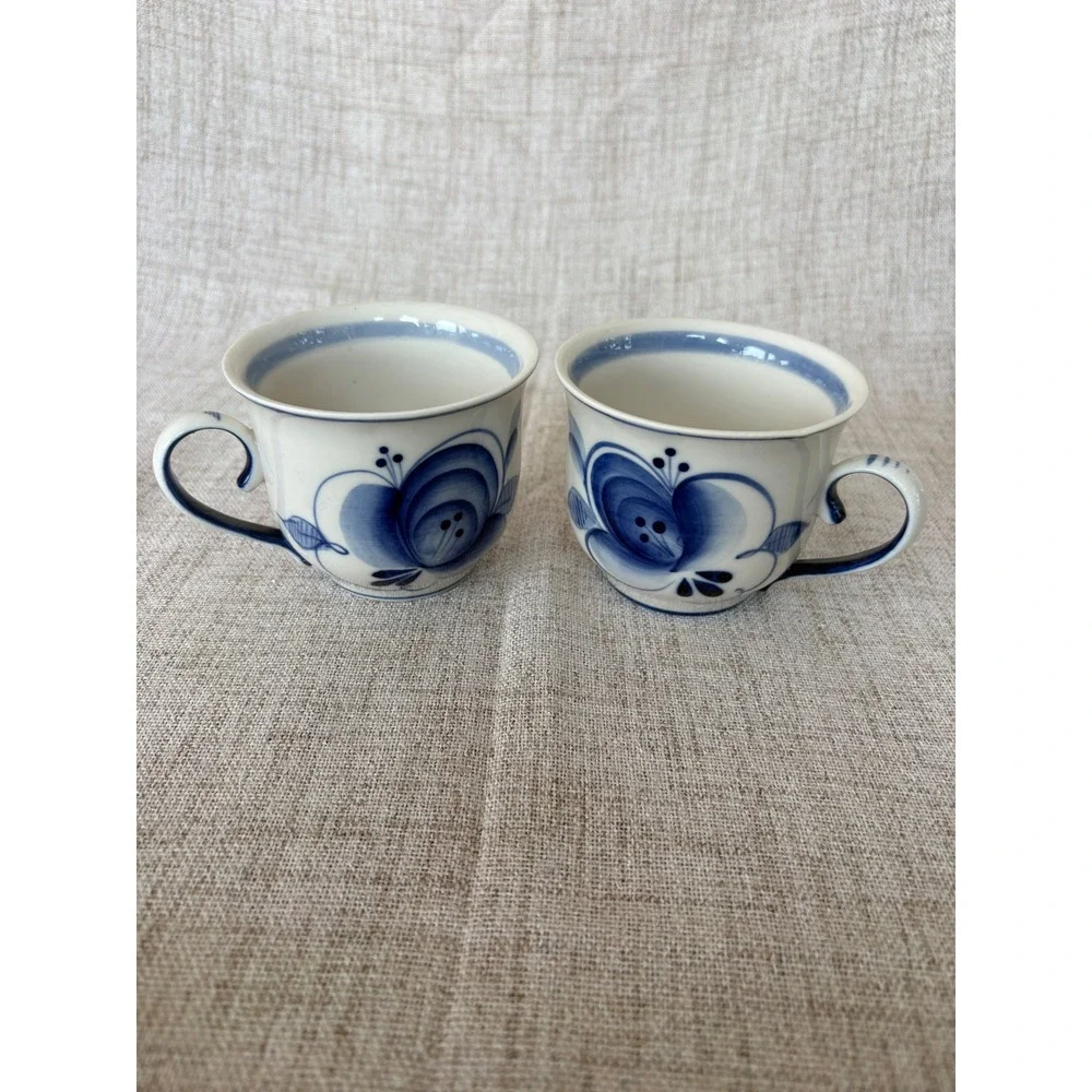 Gzhel russian porcelain